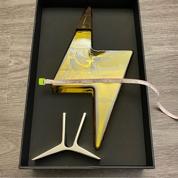 Brand New RARE Tesla Decanter With Stand - Picture 6 of 7